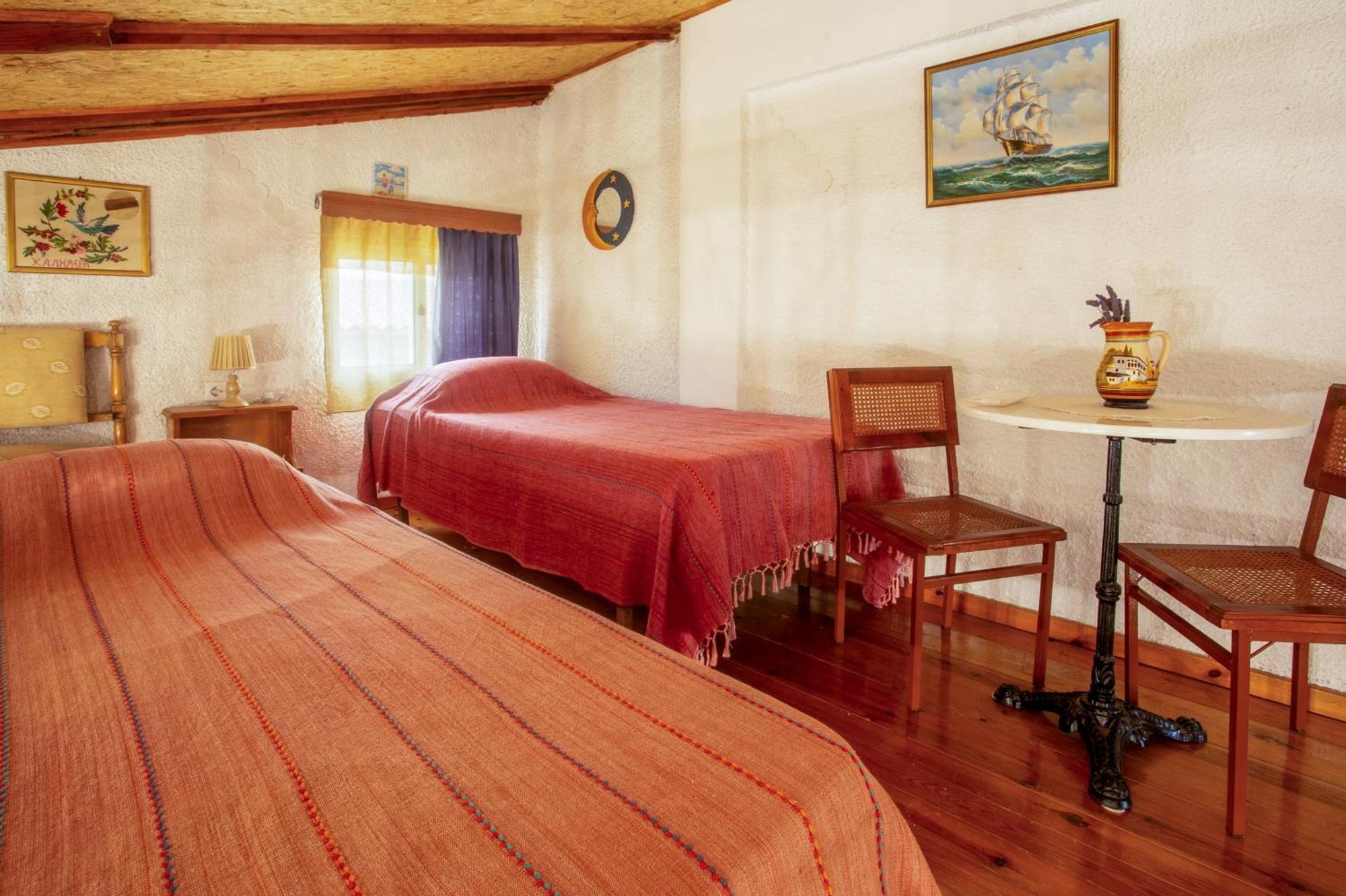 Kamera House Khordhakion Bagian luar foto